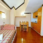 Hostdomus - Abeti Sauze di Cesana