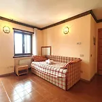 Holiday home Hostdomus - Abeti