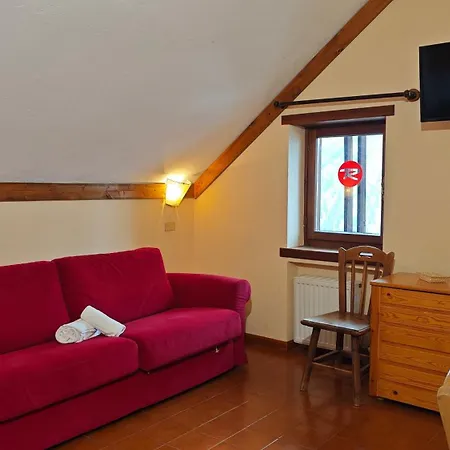 Hostdomus - Abeti Ferienhaus Sauze di Cesana