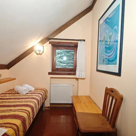 Hostdomus - Abeti Ferienhaus