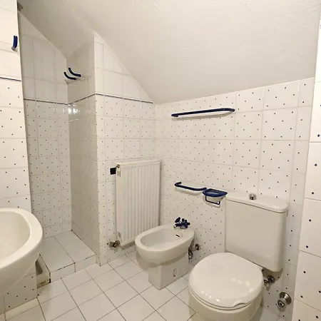 Hostdomus - Abeti Ferienhaus