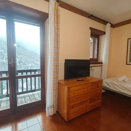 Hostdomus - Abeti Ferienhaus Sauze di Cesana