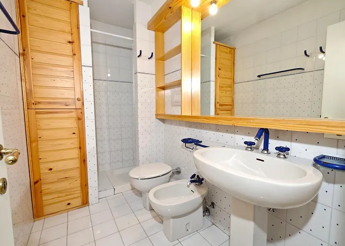 Dom wakacyjny Hostdomus - Abeti Sauze di Cesana
