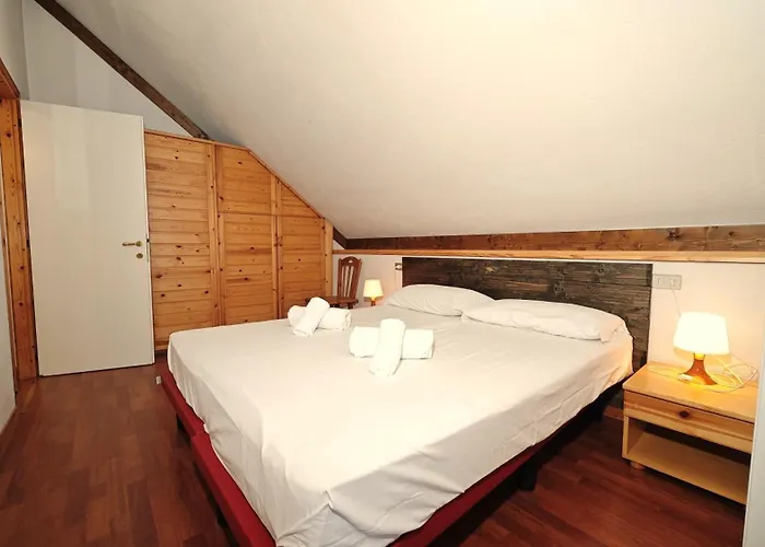 Dom wakacyjny Hostdomus - Abeti Sauze di Cesana