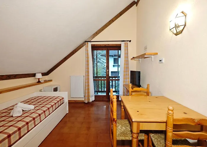 Hostdomus - Abeti Dom wakacyjny Sauze di Cesana