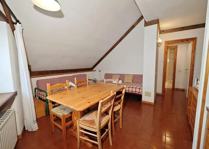 Hostdomus - Abeti Dom wakacyjny Sauze di Cesana
