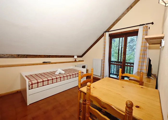 Dom wakacyjny Hostdomus - Abeti Sauze di Cesana