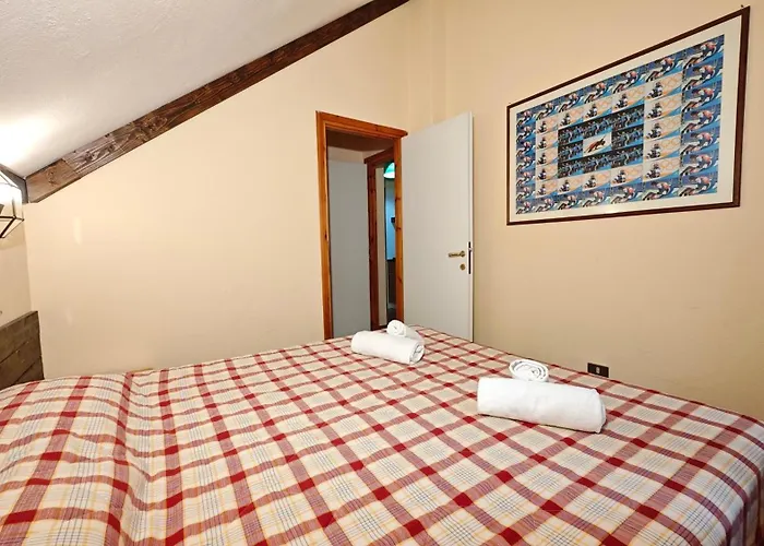 Hostdomus - Abeti Dom wakacyjny Sauze di Cesana